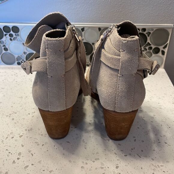 Sam Edelman woman’s beige suede booties - Picture 3 of 12